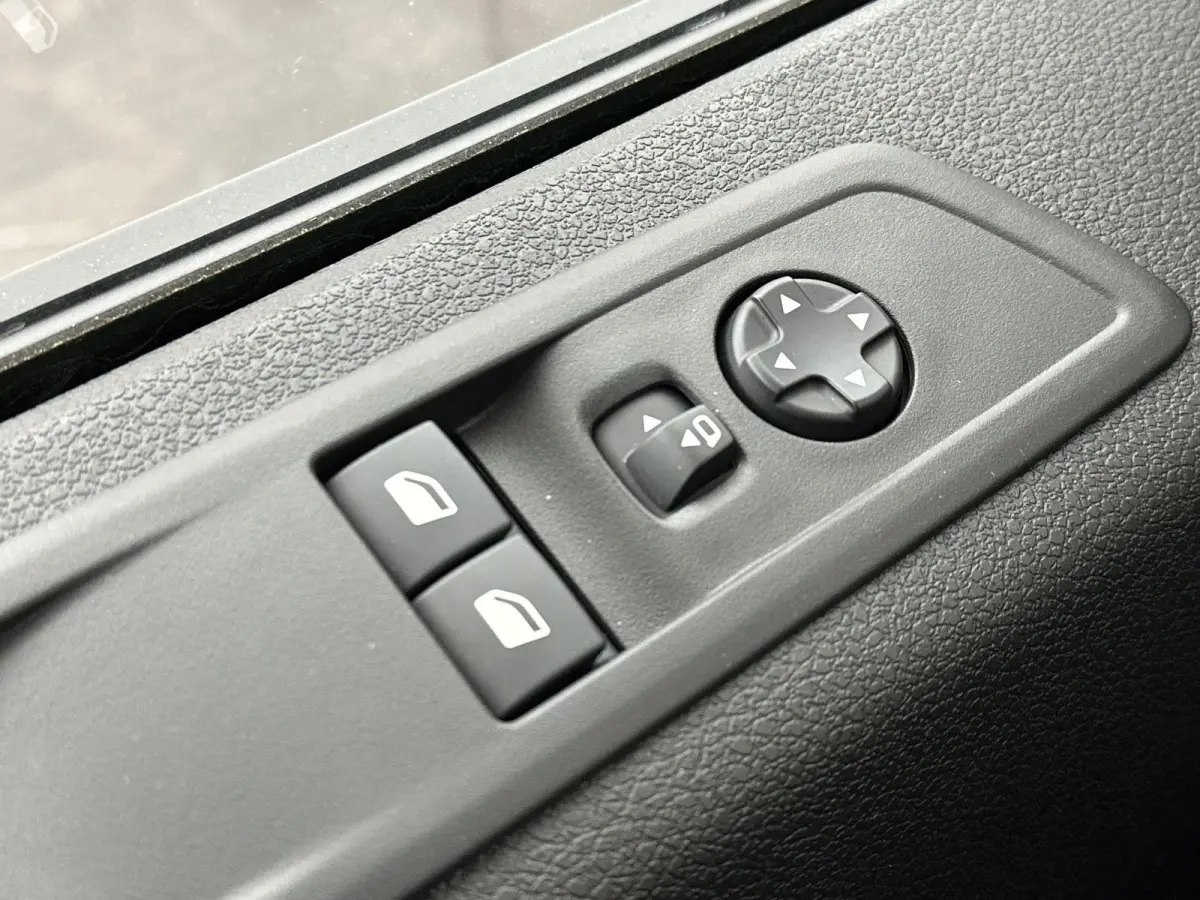 2.0 Diesel 145 S&S L3 | DEMONSTRATIEMODEL | Trekhaak | 3 zitplaatsen | Cruise Control | Apple Carplay&Android Auto | PDC | 2 + 6 jaar Speciale Garantie!