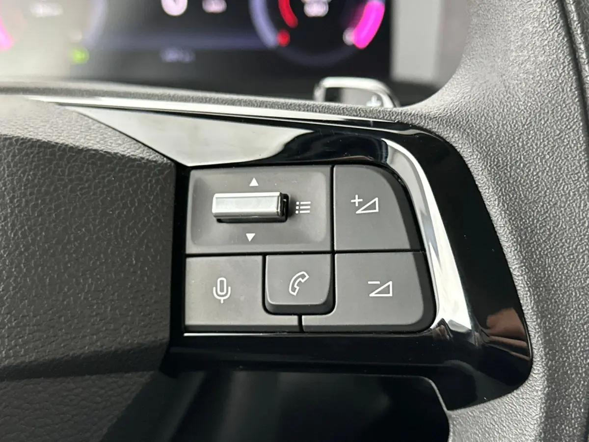 2.0 Diesel 145 S&S L3 | DEMONSTRATIEMODEL | Trekhaak | 3 zitplaatsen | Cruise Control | Apple Carplay&Android Auto | PDC | 2 + 6 jaar Speciale Garantie!