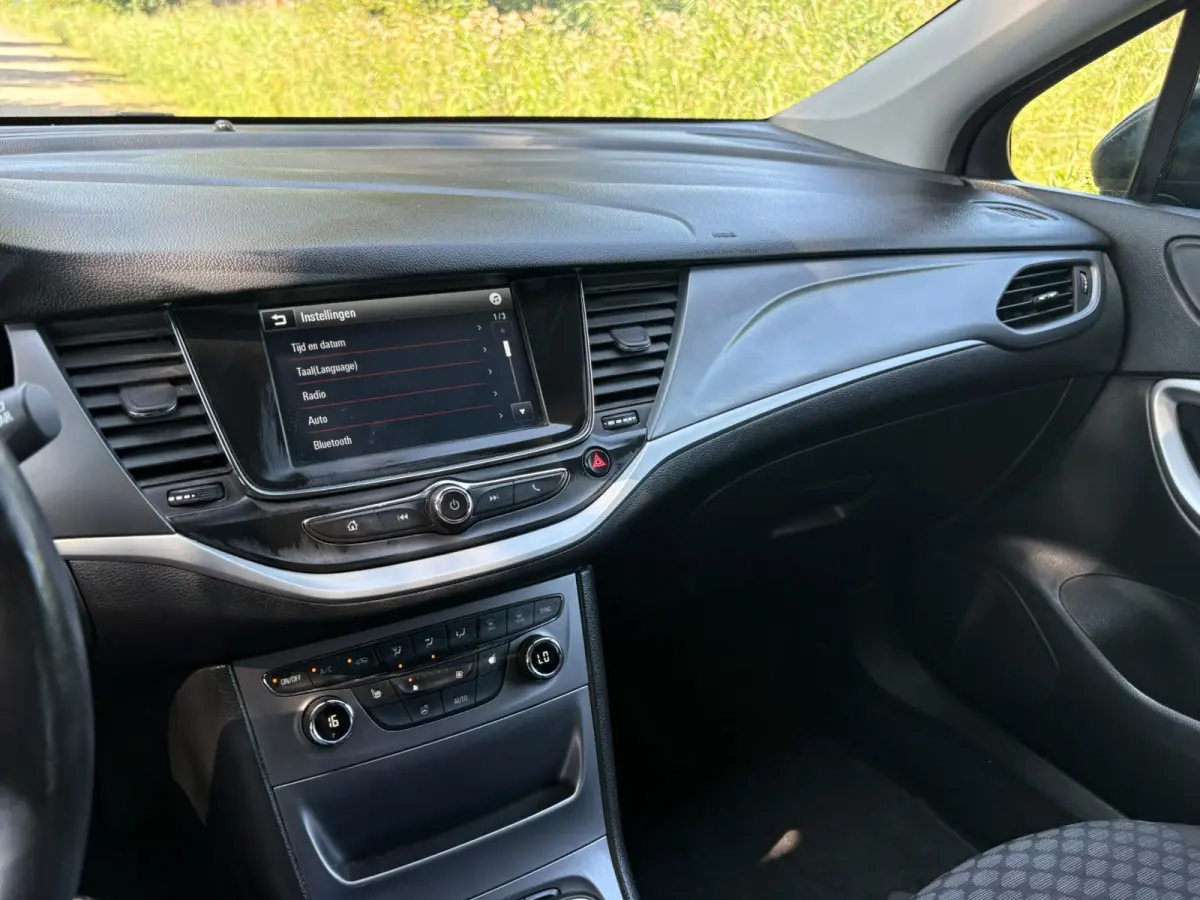 1.0 Innovation AppleCarplay Pdc Cruise Airco Trekhaak Stoelverwarming