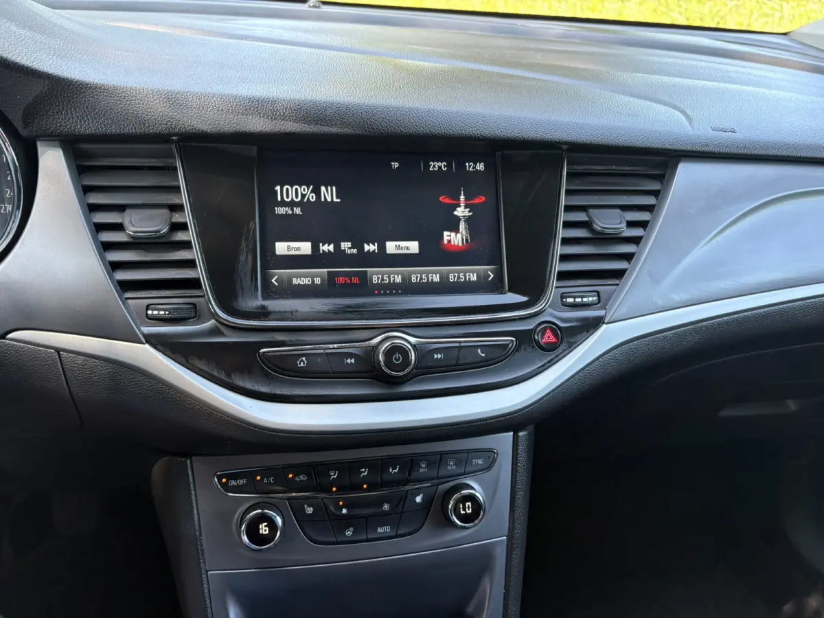 1.0 Innovation AppleCarplay Pdc Cruise Airco Trekhaak Stoelverwarming