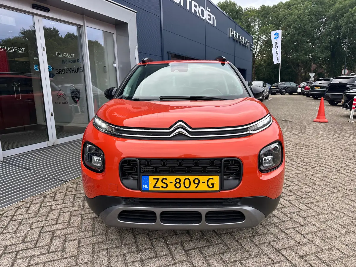 1.2 PureTech S&S Shine | Trekhaak | Camera | Carplay | Navigatie | Climate Control | Parkeersensoren | Achterbank in delen neerklapbaar | Achteruitrijcamera | Afneembare trekhaak