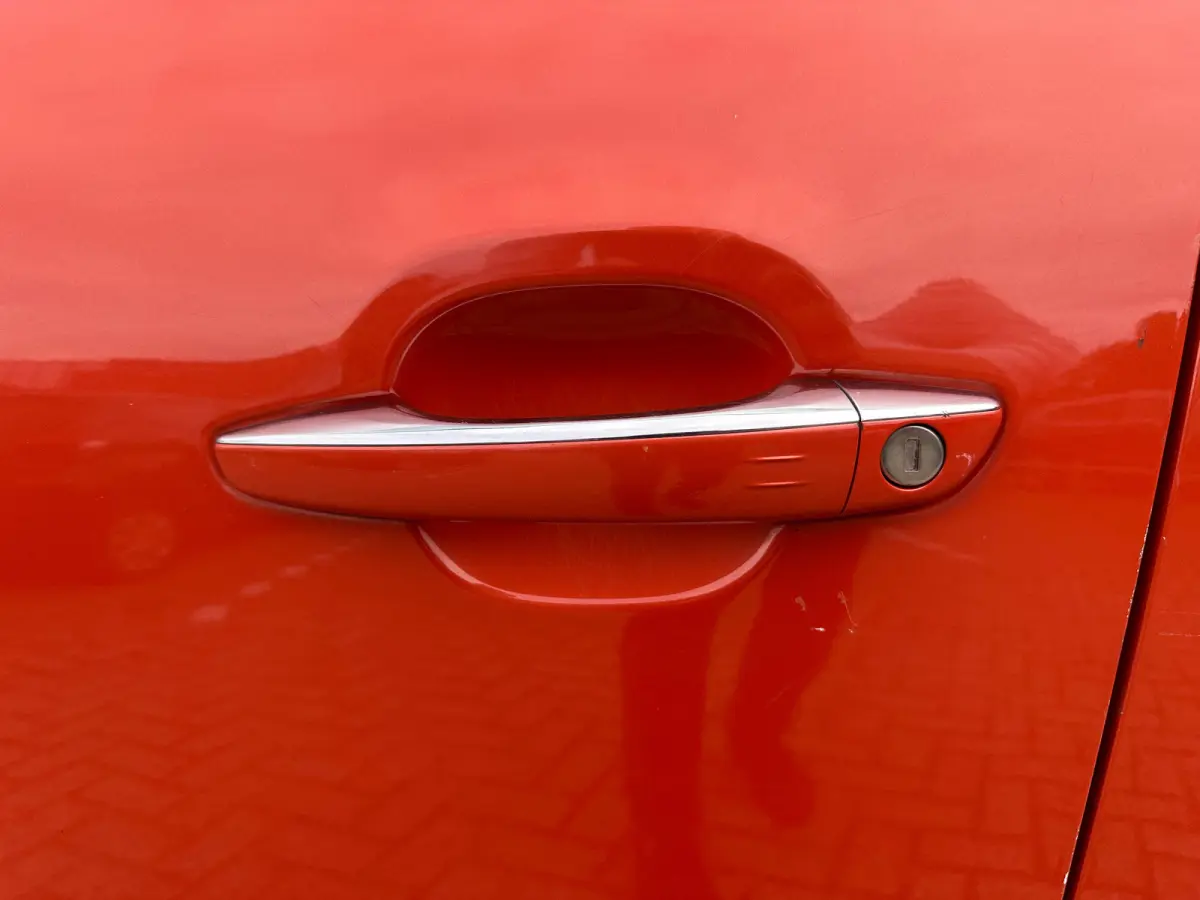 1.2 PureTech S&S Shine | Trekhaak | Camera | Carplay | Navigatie | Climate Control | Parkeersensoren | Achterbank in delen neerklapbaar | Achteruitrijcamera | Afneembare trekhaak