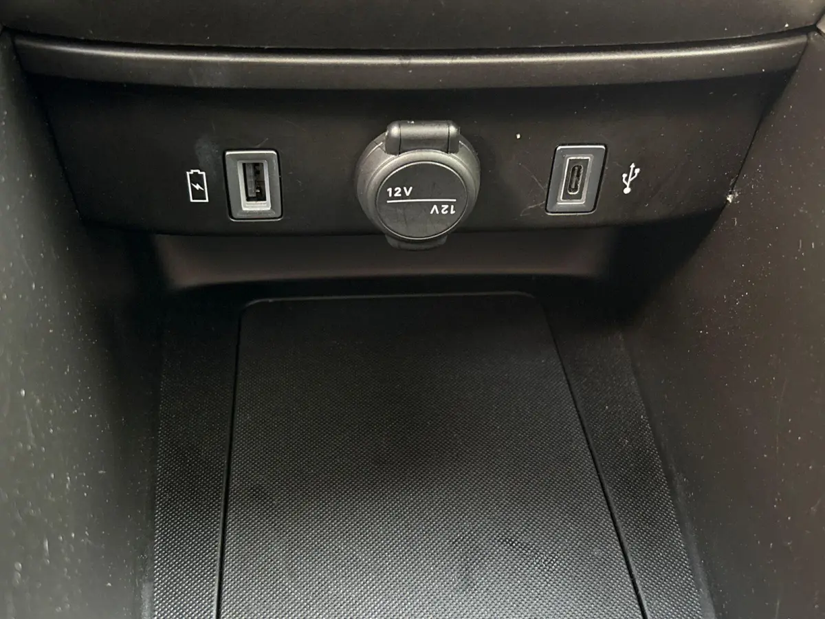 1.2 e-Hybrid Altitude | Camera | Climate control | Apple Carplay/Android Auto