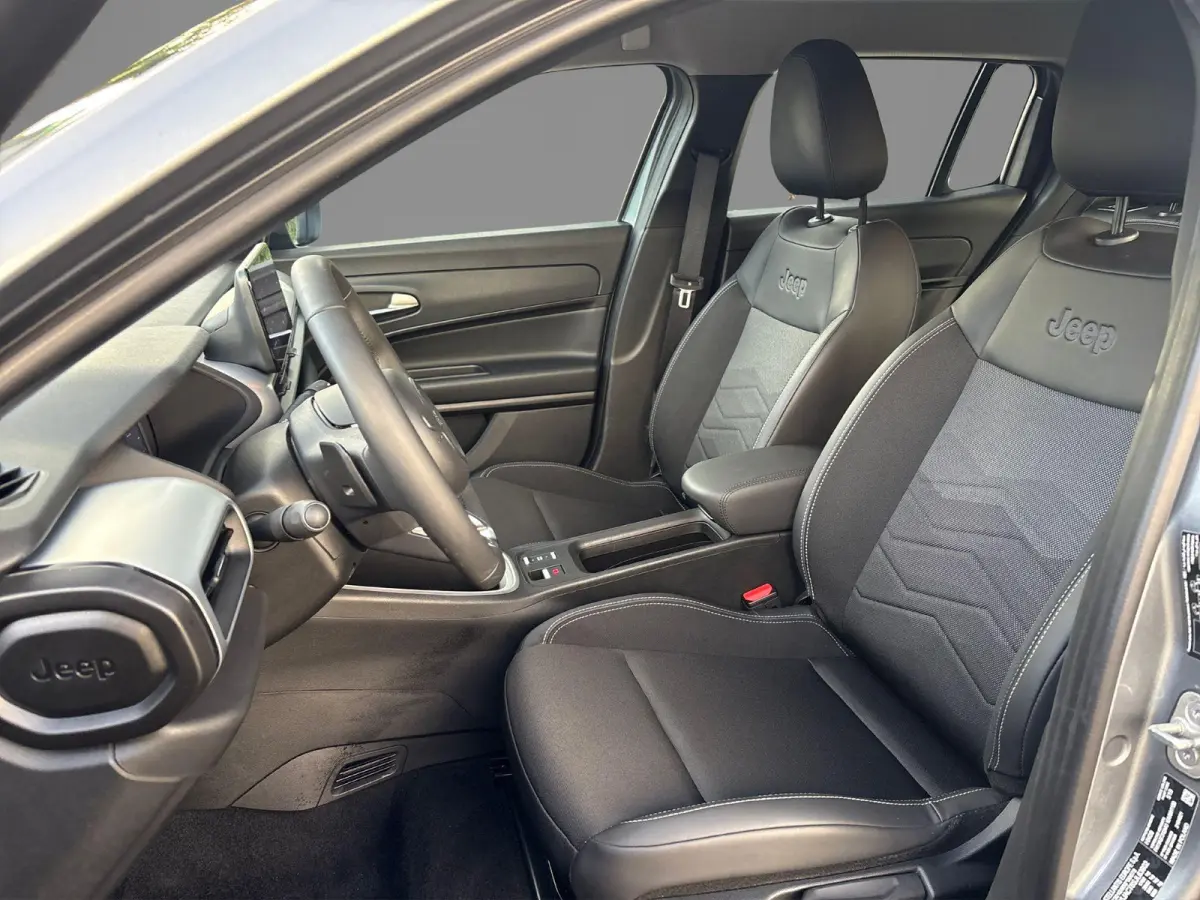 1.2 e-Hybrid Altitude | Camera | Climate control | Apple Carplay/Android Auto