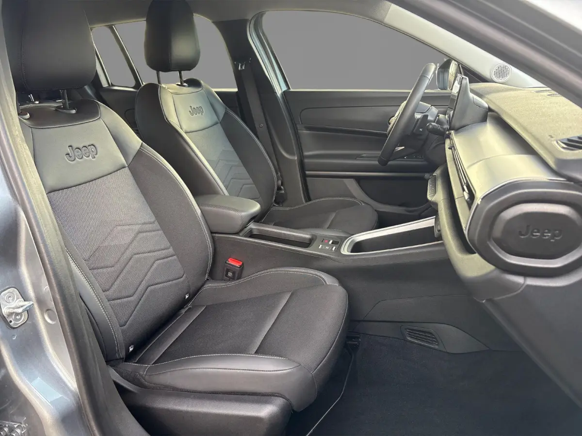 1.2 e-Hybrid Altitude | Camera | Climate control | Apple Carplay/Android Auto