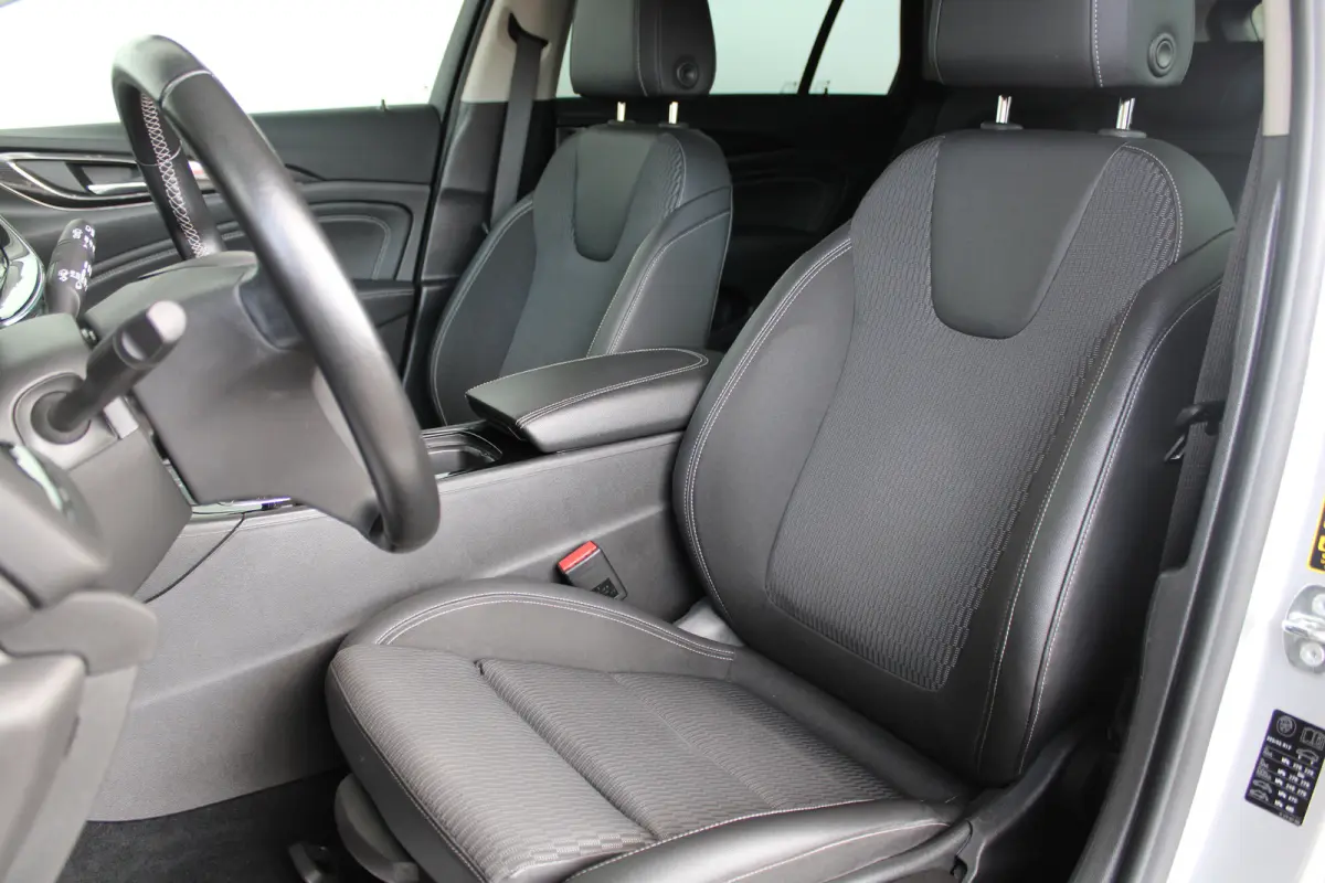 1.5 Turbo Innovation | Trekhaak | Matrix LED | Navigatiesysteem | Keyless entry & start |