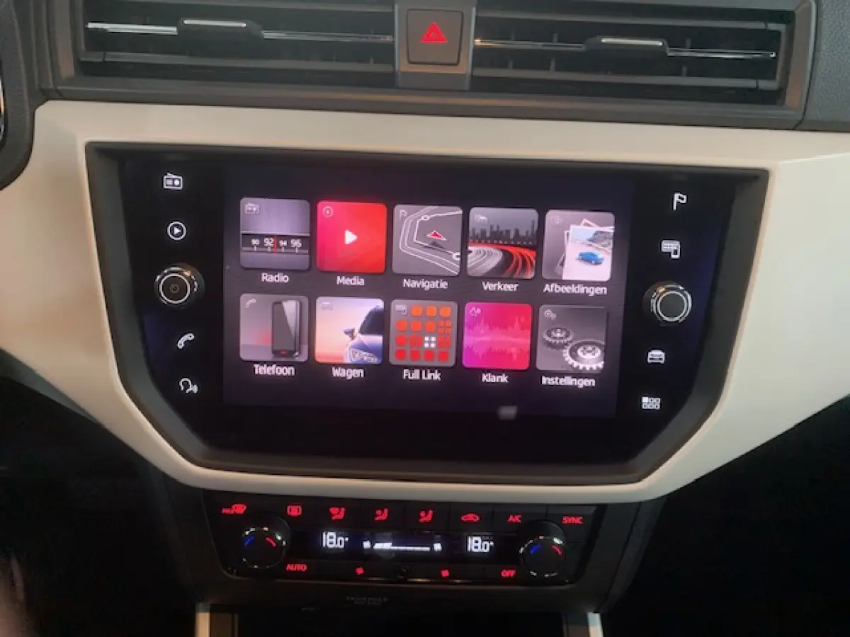 1.0 TSI Xcellence Launch Edition, automaat, 43200 KM ! .