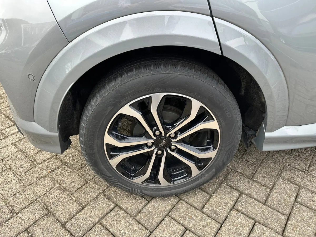 1.0 EcoBoost ST-Line | Carplay | Navigatie | Stoel/Stuurverwarming | Climate Control | Adaptieve Cruise | Achterbank in delen neerklapbaar | Achteruitrijcamera | Airco (automatisch)