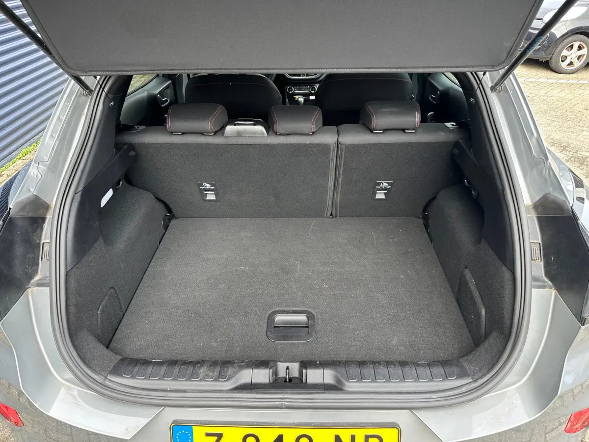 1.0 EcoBoost ST-Line | Carplay | Navigatie | Stoel/Stuurverwarming | Climate Control | Adaptieve Cruise | Achterbank in delen neerklapbaar | Achteruitrijcamera | Airco (automatisch)