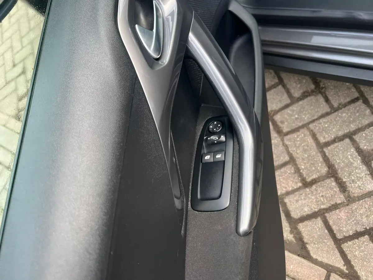1.2 PureTech Blue Lion Pano Airco Cruise Automaat Navi Nwe Disb Riem