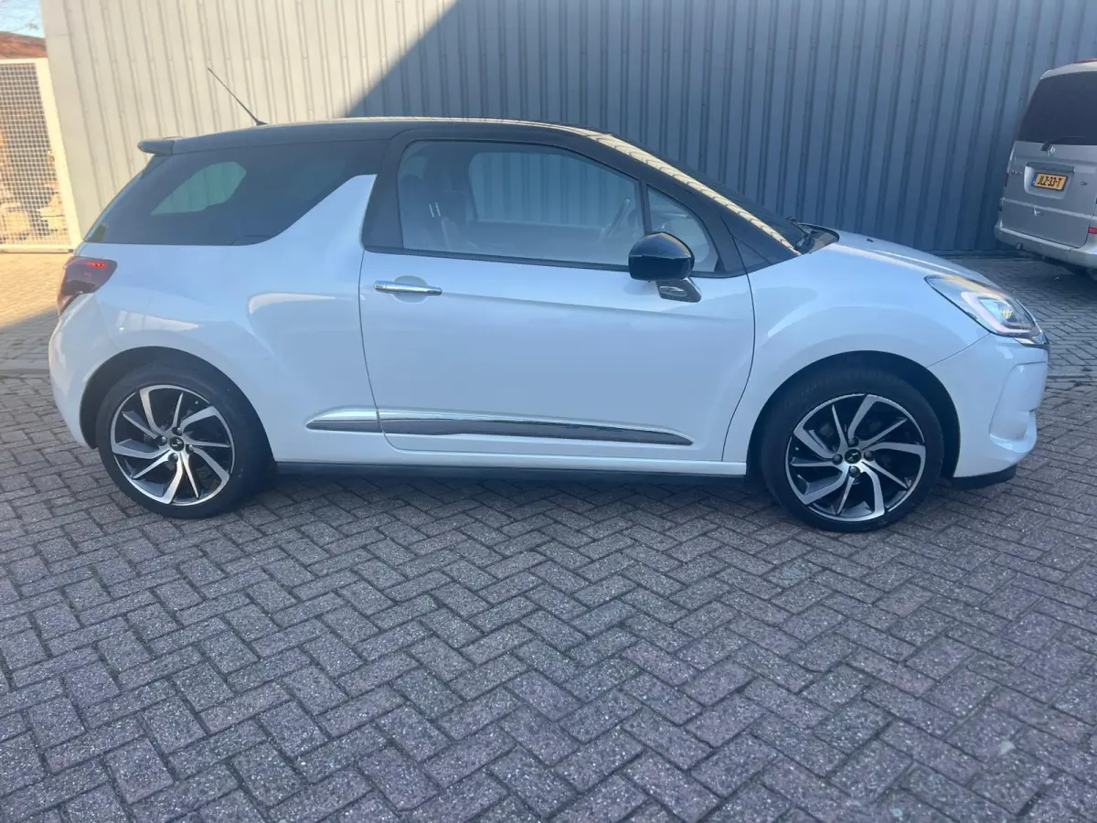1.2 PureTech Sport Chic Automaat Leder Stoelverwarming Led Pdc Voor En Achter Navi Cruise Airco