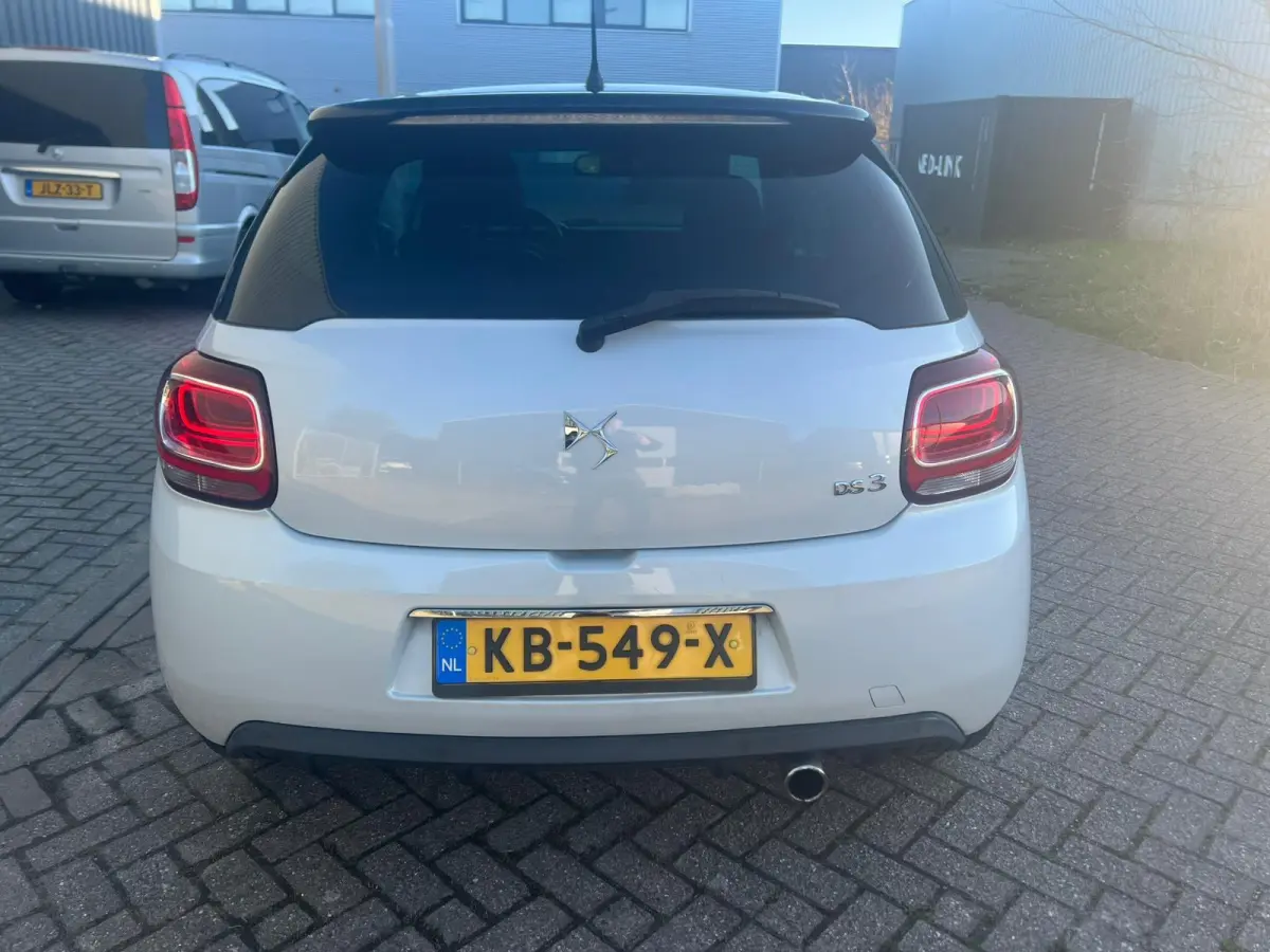 1.2 PureTech Sport Chic Automaat Leder Stoelverwarming Led Pdc Voor En Achter Navi Cruise Airco