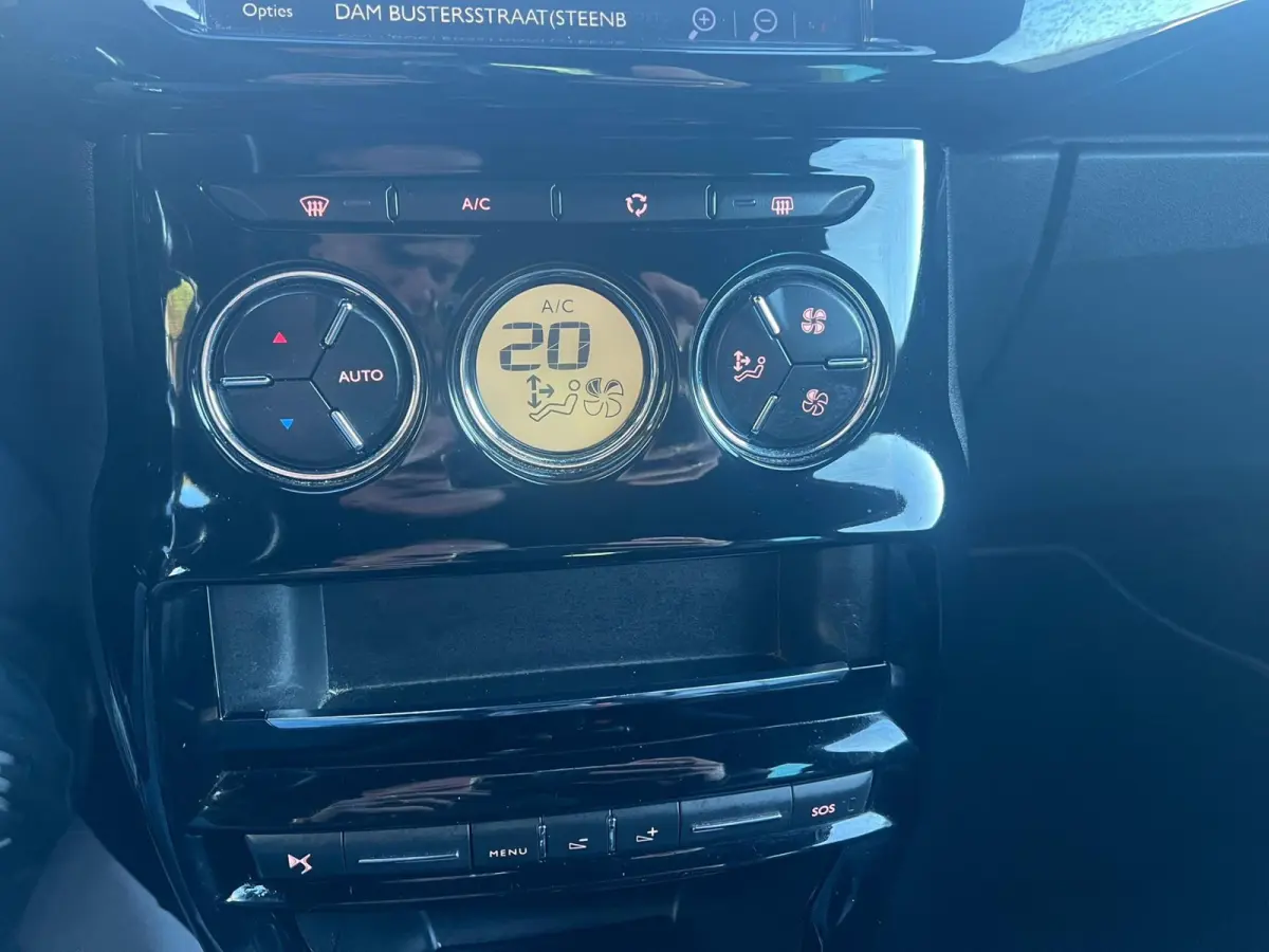 1.2 PureTech Sport Chic Automaat Leder Stoelverwarming Led Pdc Voor En Achter Navi Cruise Airco