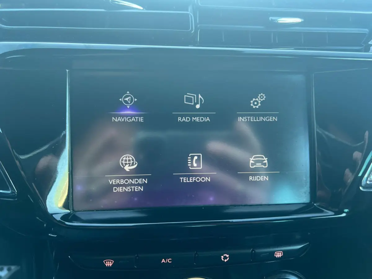 1.2 PureTech Sport Chic Automaat Leder Stoelverwarming Led Pdc Voor En Achter Navi Cruise Airco