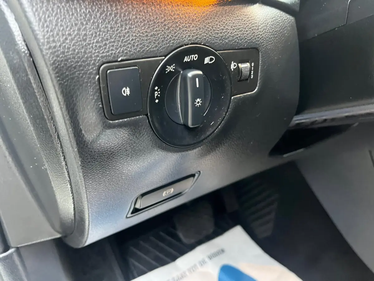 220 d Automaat Cruise Airco Pdc Voor En Achter 1e Eigenaar