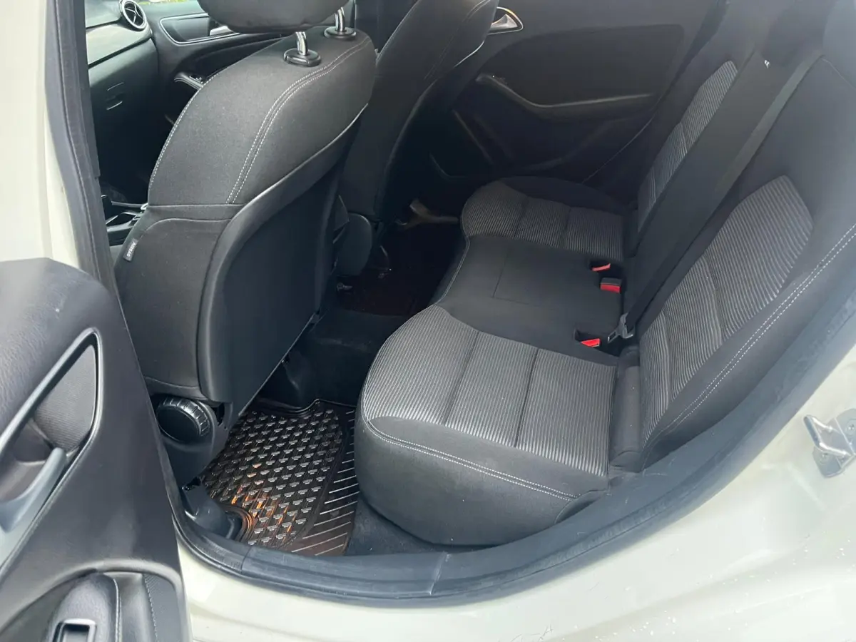 220 d Automaat Cruise Airco Pdc Voor En Achter 1e Eigenaar