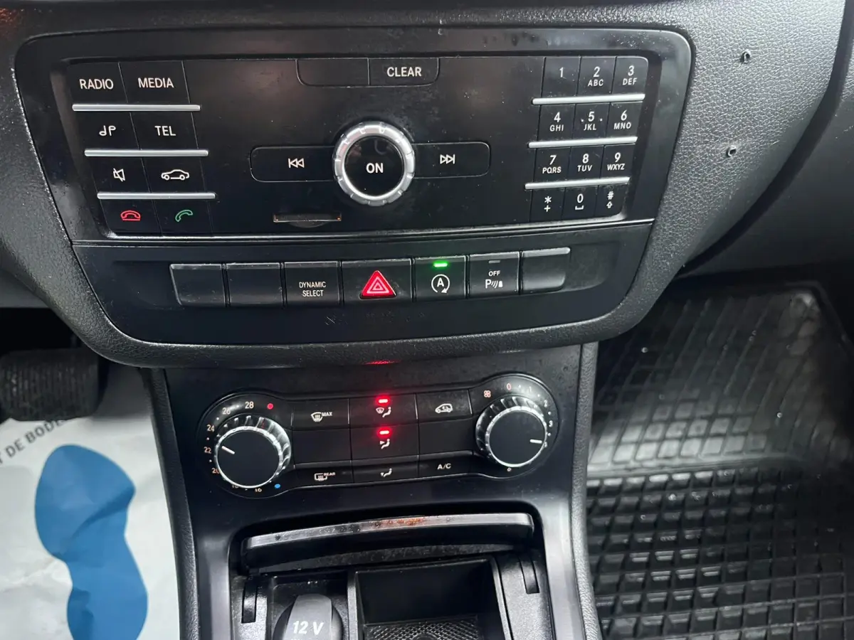 220 d Automaat Cruise Airco Pdc Voor En Achter 1e Eigenaar