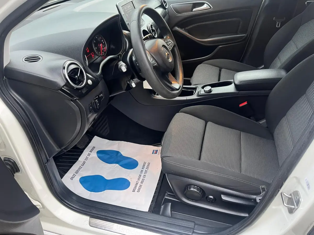 220 d Automaat Cruise Airco Pdc Voor En Achter 1e Eigenaar
