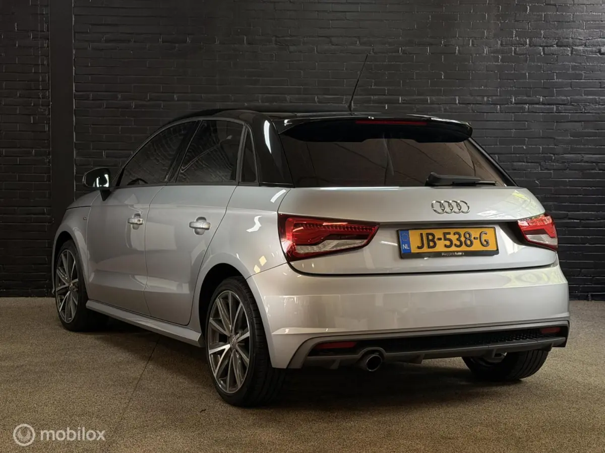 1.0 TFSI S Line TWO TONE CRUISE NAP 17 INCH