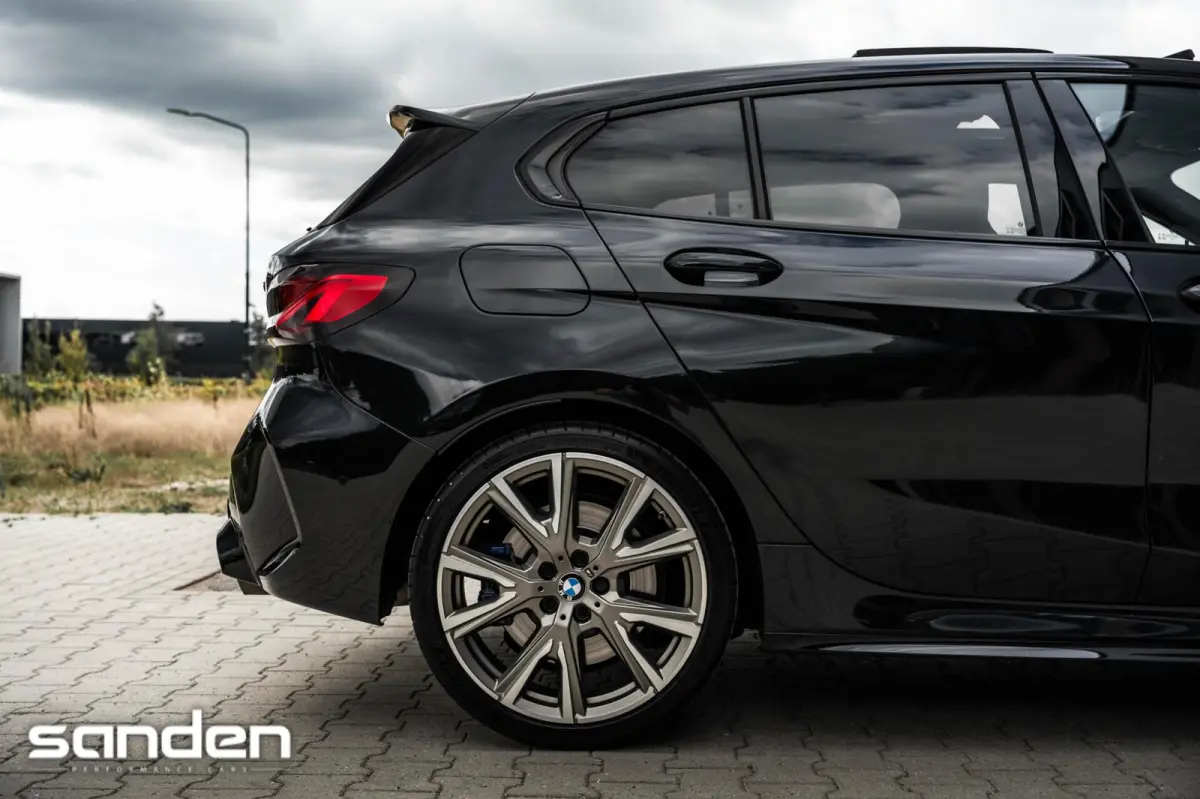 M135i xDrive M Sport|Pano|H/K|Sportstoel|HUD|LED