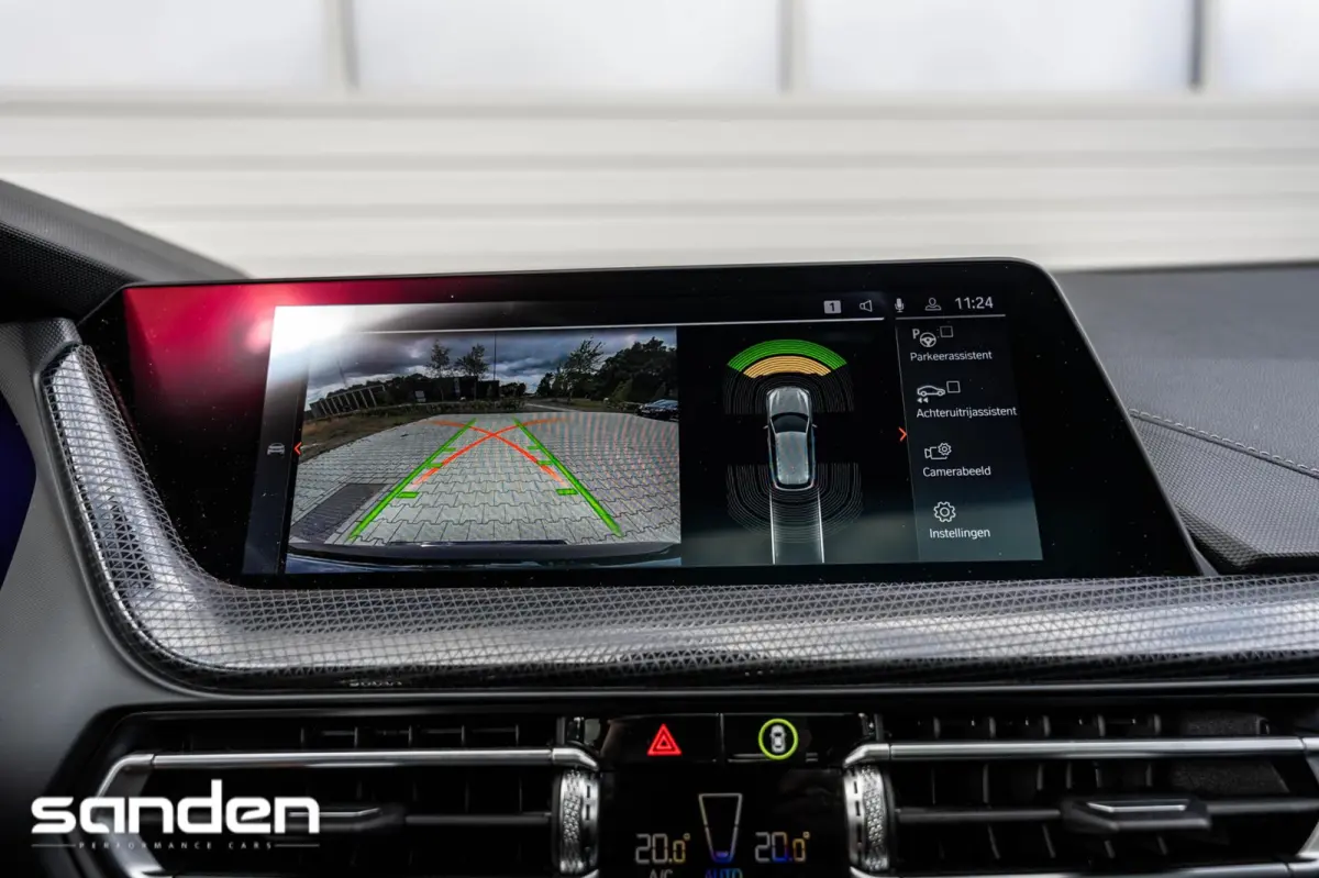 M135i xDrive M Sport|Pano|H/K|Sportstoel|HUD|LED
