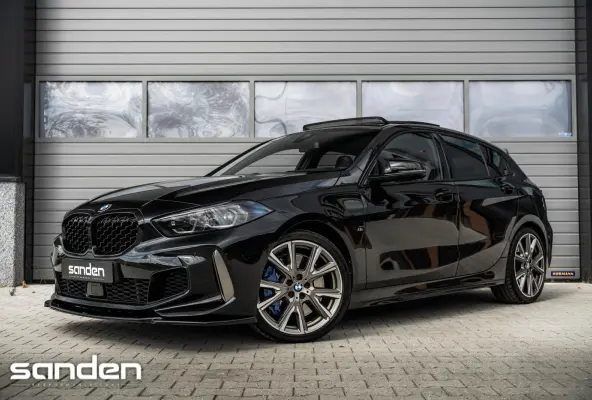 M135i xDrive M Sport|Pano|H/K|Sportstoel|HUD|LED