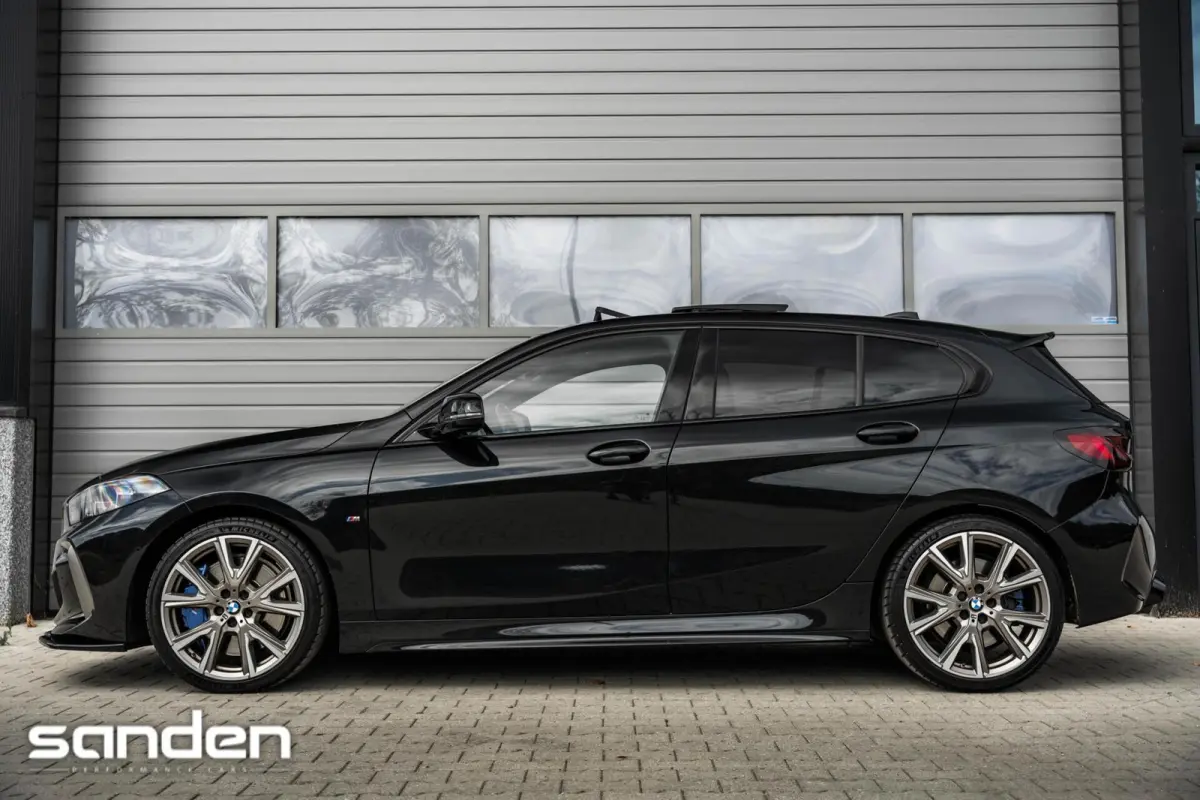 M135i xDrive M Sport|Pano|H/K|Sportstoel|HUD|LED