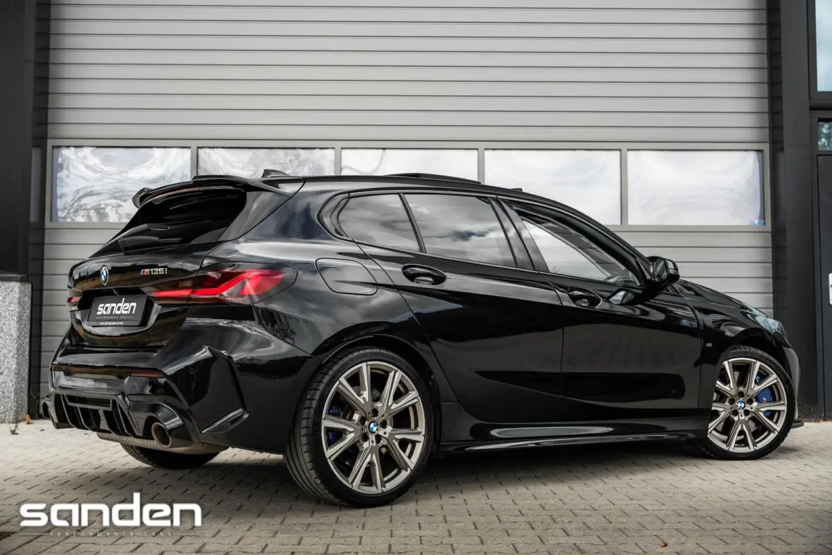 M135i xDrive M Sport|Pano|H/K|Sportstoel|HUD|LED