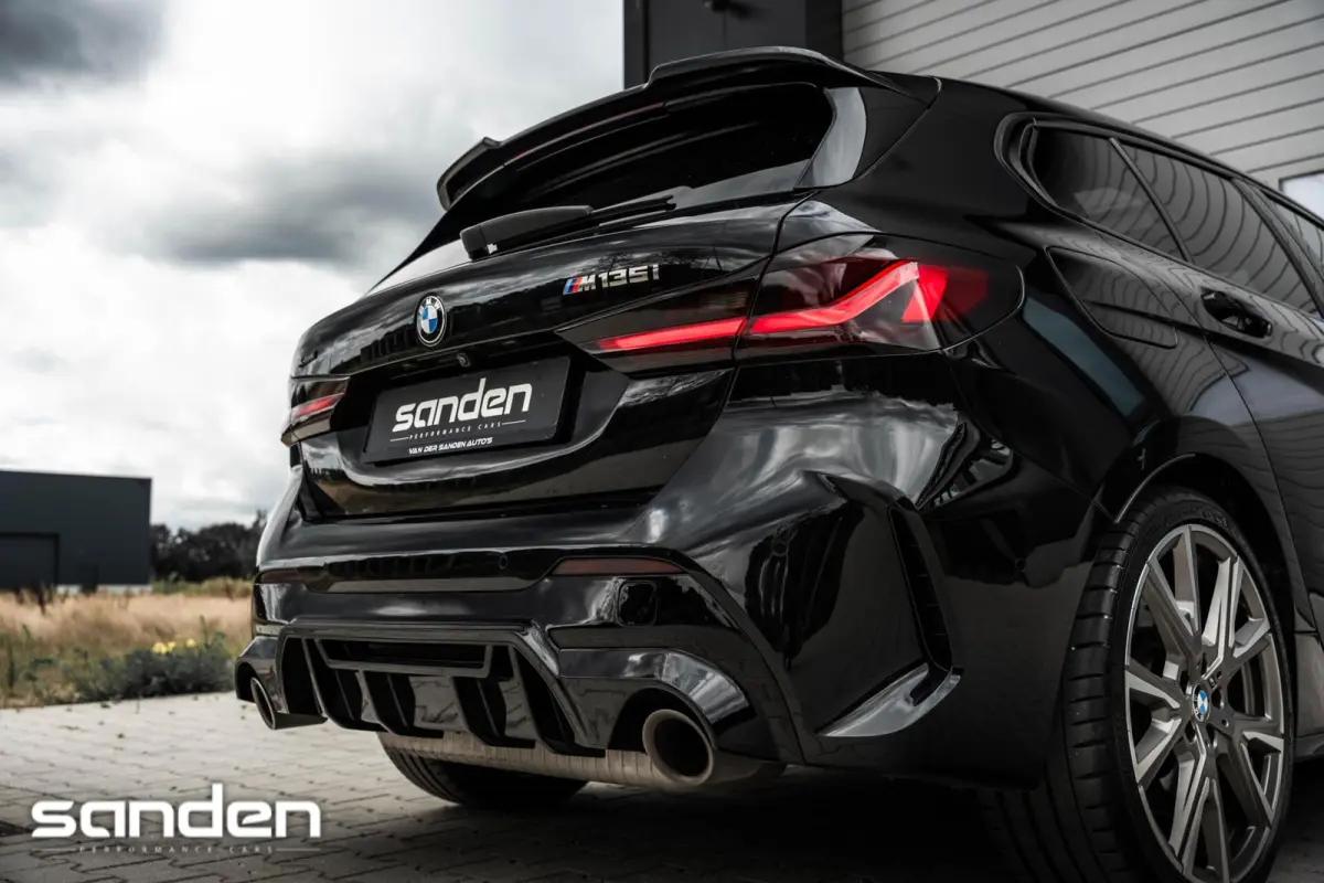 M135i xDrive M Sport|Pano|H/K|Sportstoel|HUD|LED