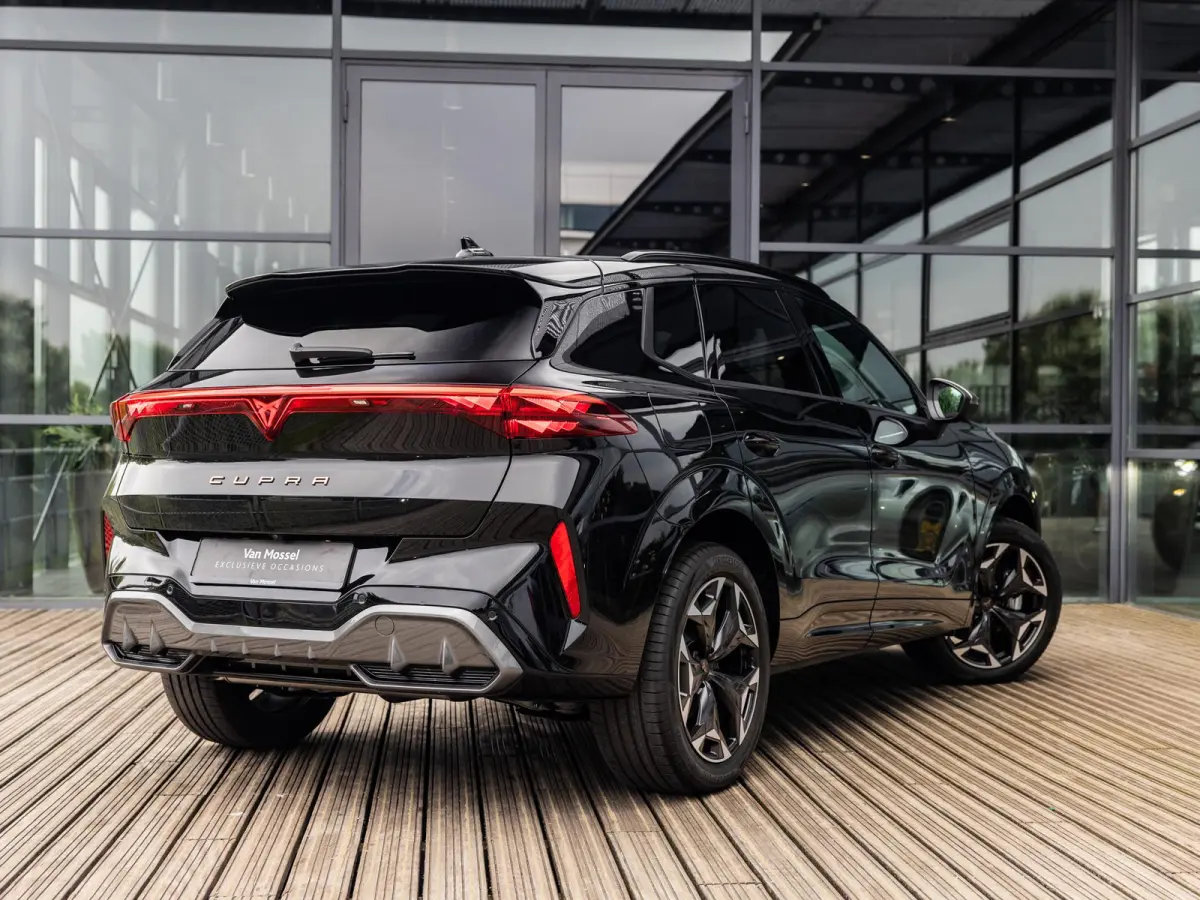 1.5 TSI e-Hybrid Essential | Nieuw | Panoramadak | Stoel-Stuurverwarming | Virtual Cockpit | Achteruitrijcamera | Half-Leder | Climate Control | 19" Lichtmetalen Velgen | BTW Auto |