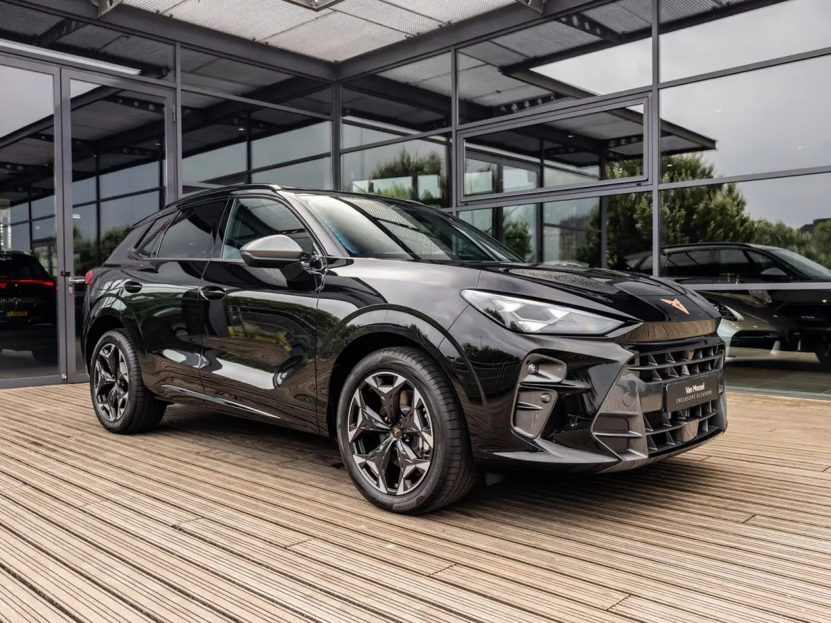 1.5 TSI e-Hybrid Essential | Nieuw | Panoramadak | Stoel-Stuurverwarming | Virtual Cockpit | Achteruitrijcamera | Half-Leder | Climate Control | 19" Lichtmetalen Velgen | BTW Auto |