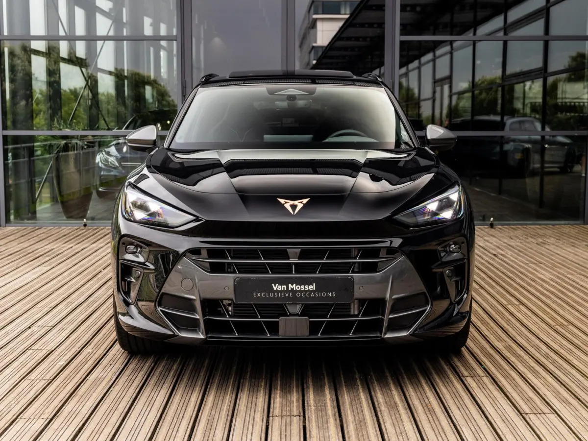 1.5 TSI e-Hybrid Essential | Nieuw | Panoramadak | Stoel-Stuurverwarming | Virtual Cockpit | Achteruitrijcamera | Half-Leder | Climate Control | 19" Lichtmetalen Velgen | BTW Auto |