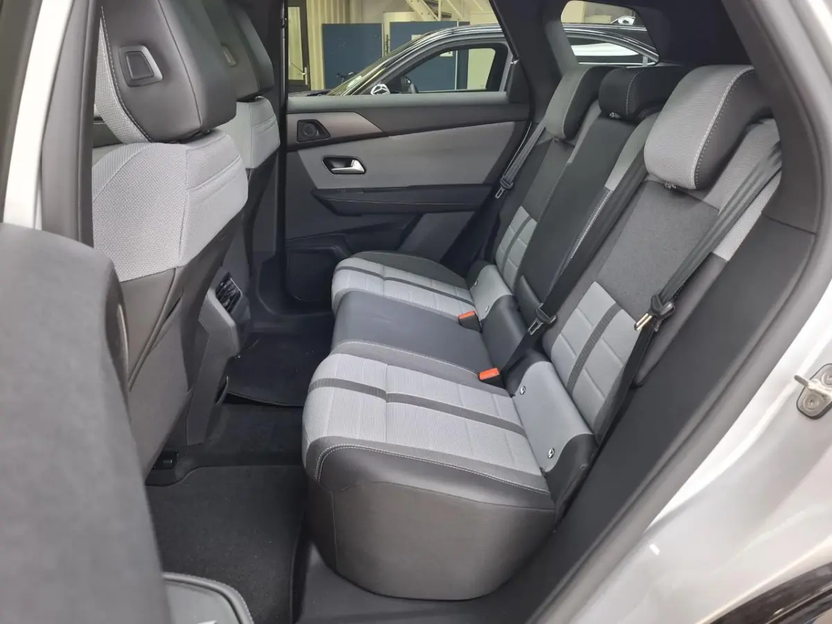 Business Edition 97 kWh LONG RANGE / 8 JAAR GARANTIE!! / SOH 100% / Navigatie / 360 Camera / Matrix LED / Panorama / Hi-Fi / Keyless / Parkeersensoren / Stuur -en Stoelverwarmd / Elektr. Ach