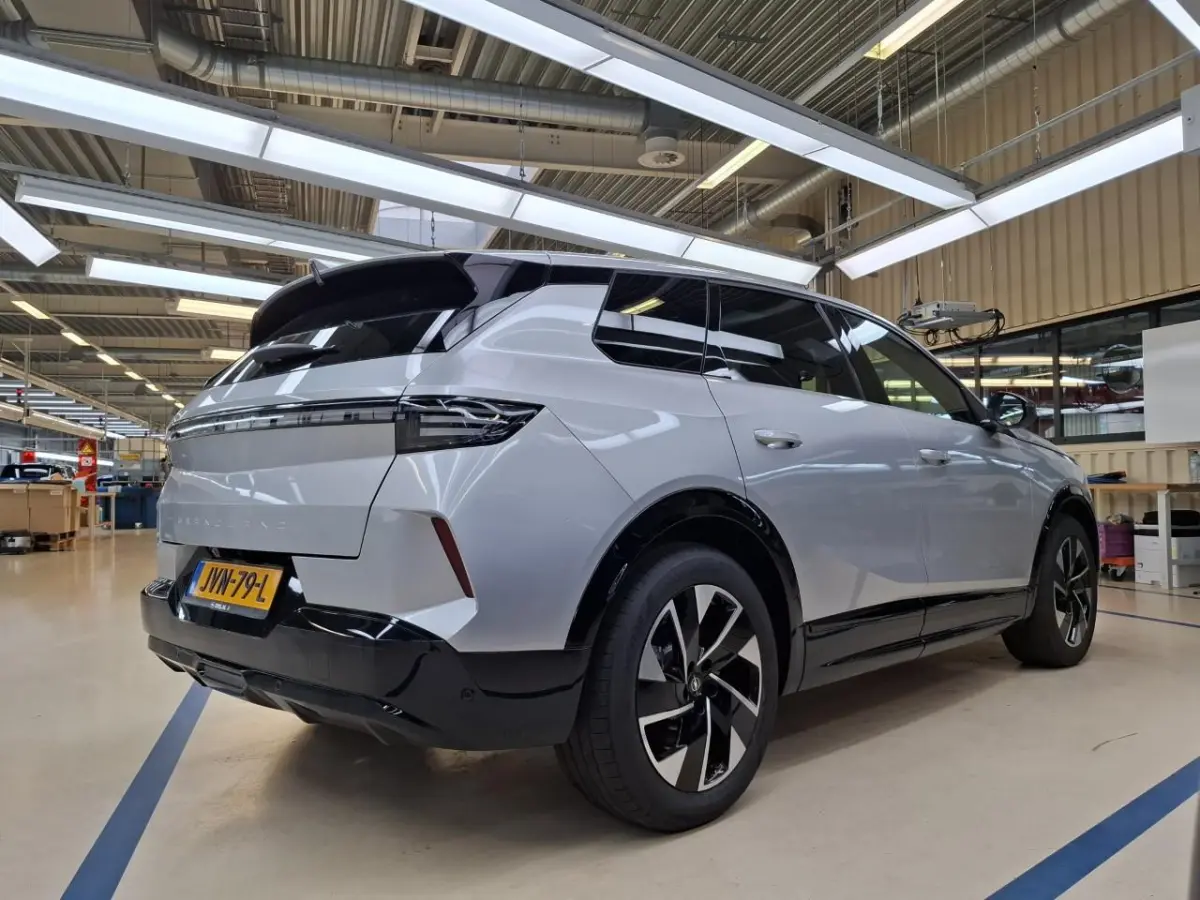 Business Edition 97 kWh LONG RANGE / 8 JAAR GARANTIE!! / SOH 100% / Navigatie / 360 Camera / Matrix LED / Panorama / Hi-Fi / Keyless / Parkeersensoren / Stuur -en Stoelverwarmd / Elektr. Ach