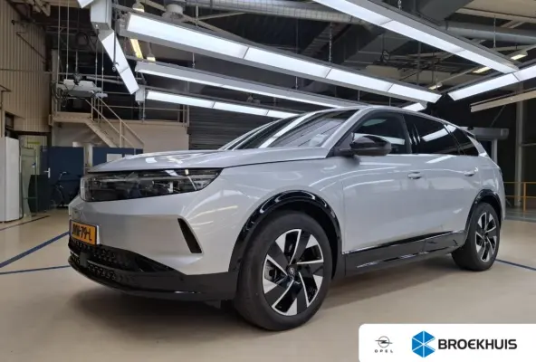 Business Edition 97 kWh LONG RANGE / 8 JAAR GARANTIE!! / SOH 100% / Navigatie / 360 Camera / Matrix LED / Panorama / Hi-Fi / Keyless / Parkeersensoren / Stuur -en Stoelverwarmd / Elektr. Ach