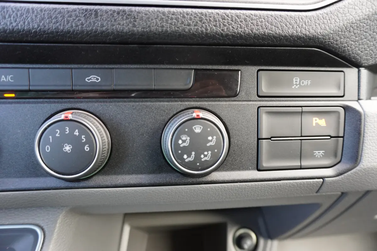 140pk Automaat L3H3/L2H2 Apple carplay Camera parkeersensoren Cruise control Navigatie 3-Zits