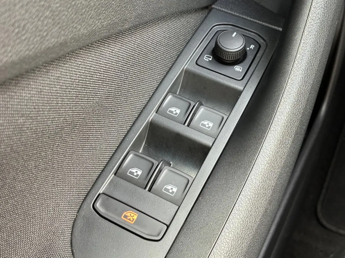 1.0 TSI DSG Automaat Selection / Garantie tot 03-2029 tot 60.000km / Apple Carplay & Android Auto / Climate Control / Cruise Control / Achteruitrijcamera /