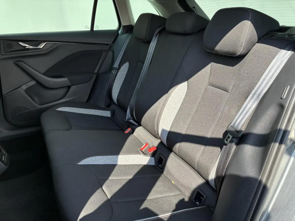 1.0 TSI DSG Automaat Selection / Garantie tot 03-2029 tot 60.000km / Apple Carplay & Android Auto / Climate Control / Cruise Control / Achteruitrijcamera /