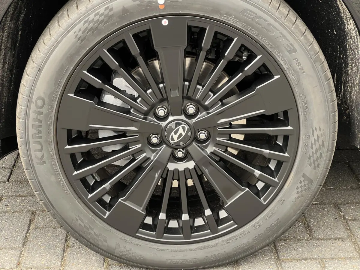 1.6 T-GDI PHEV Black Line 4WD 7p / Rijklaar incl. € 5.000,- korting voor € 66.143,- / 288 pk met 1700 KG trekvermogen / 20" / Leder zwart /