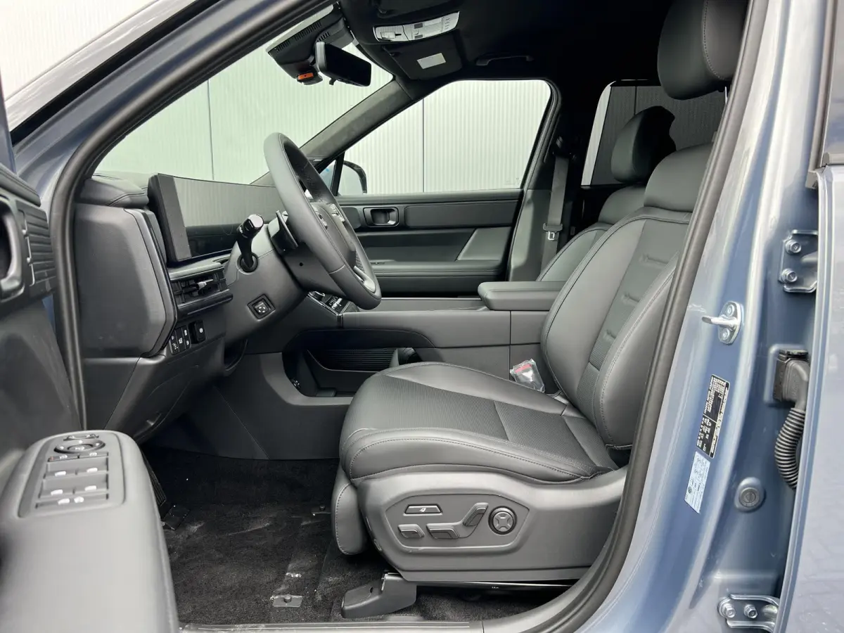 1.6 T-GDI PHEV Black Line 4WD 7p / Rijklaar incl. € 5.000,- korting voor € 66.143,- / 288 pk met 1700 KG trekvermogen / 20" / Leder zwart /