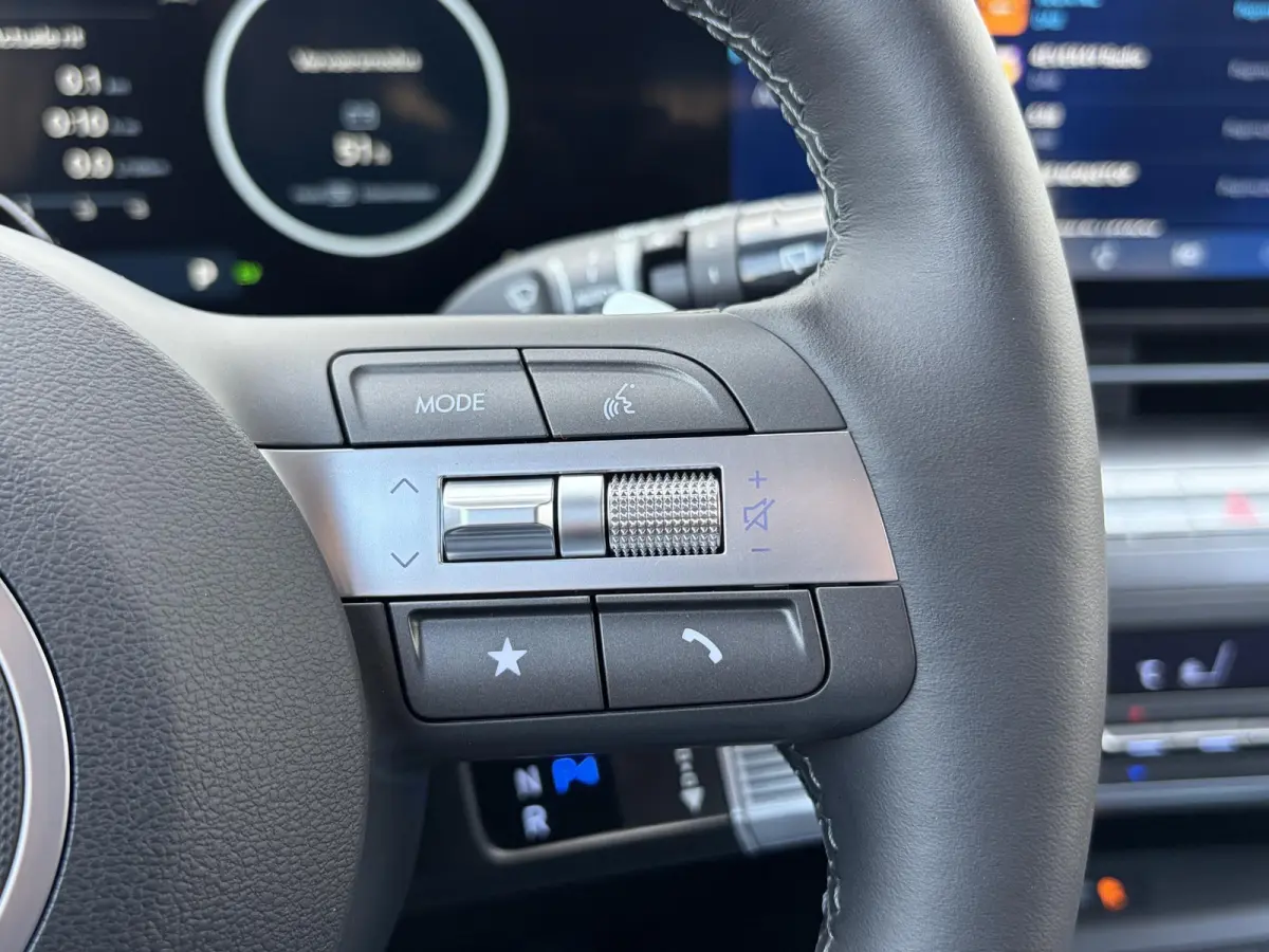 1.6 GDI HEV Comfort Plus / Elektrische Achterklep / Stoel Verwarming V+A / Stuur Verwarming / Keyless / Adaptive Cruise / Navigatie / Apple Carplay & Android Auto /
