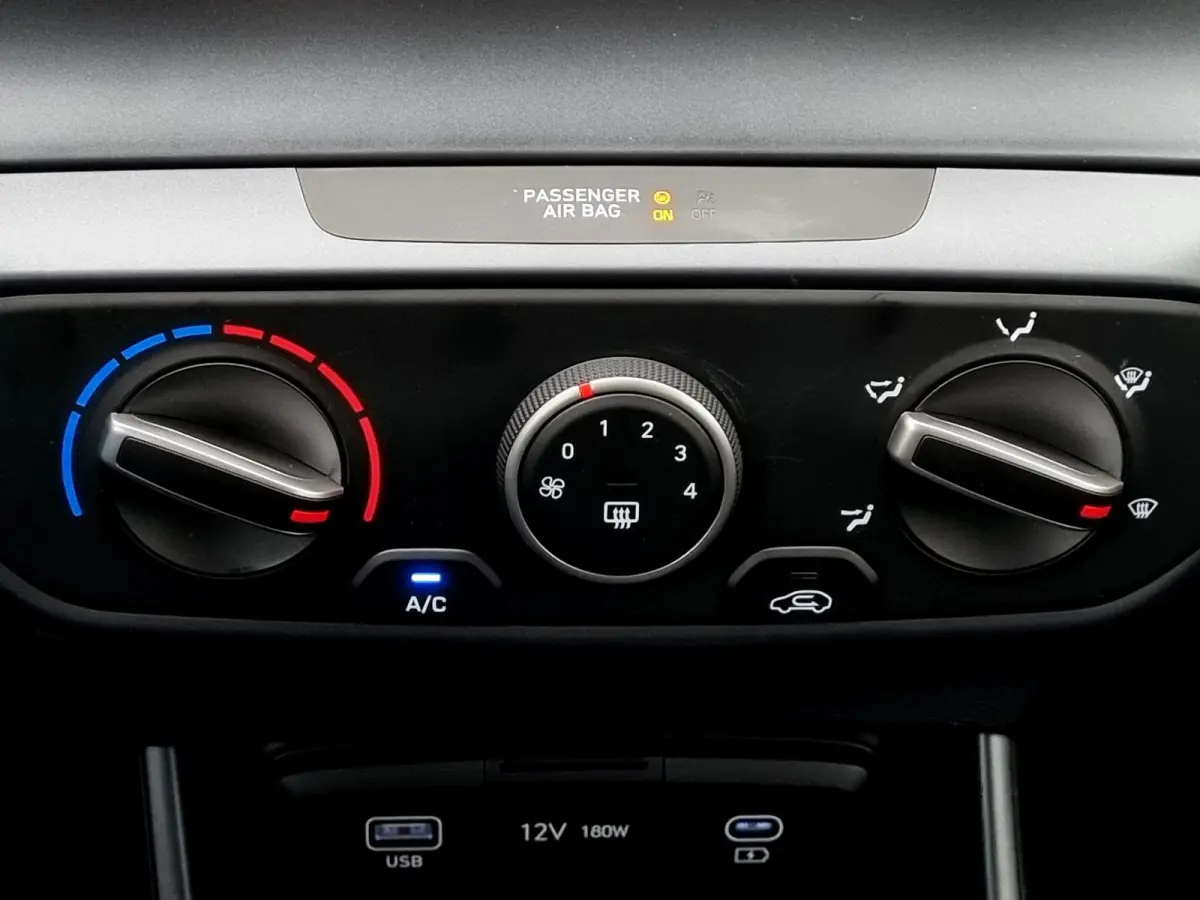 1.0 T-GDI Comfort / Navigatie / Achteruitrijcamera / Parkeersensoren Achter / Airco / Cruise Control /