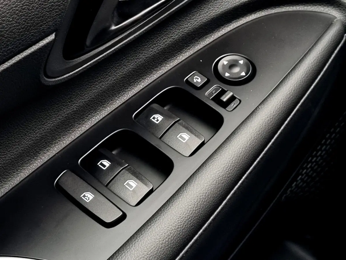 1.0 T-GDI Comfort / Navigatie / Achteruitrijcamera / Parkeersensoren Achter / Airco / Cruise Control /