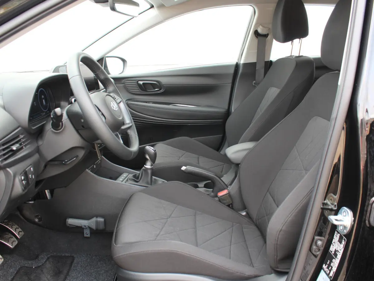 1.0 T-GDI Comfort / Navigatie / Achteruitrijcamera / Parkeersensoren Achter / Airco / Cruise Control /