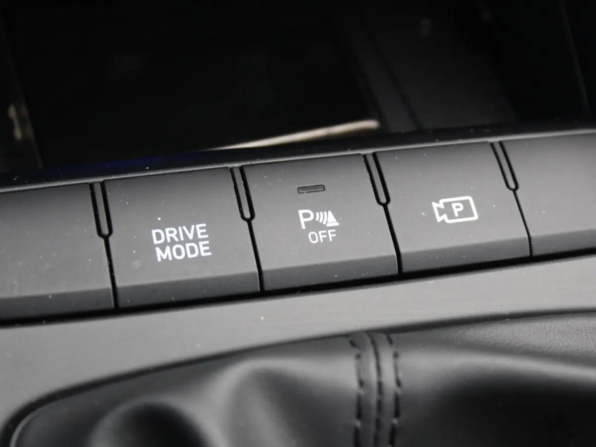 1.0 T-GDI Comfort / Navigatie / Achteruitrijcamera / Parkeersensoren Achter / Airco / Cruise Control /