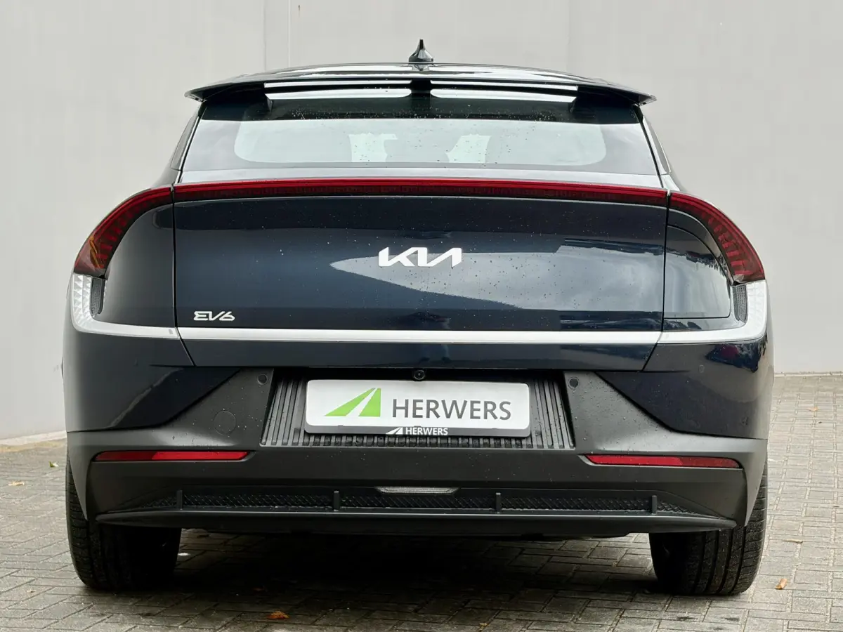 Edition 77.4 kWh / SOH 100% / Fabrieksgarantie t/m 05-2032 / 1.600 kg trekgewicht / Android Auto & Apple Carplay / Navigatie / Cruise Control Adaptief / Climate Control / DAB / Draadloze Tel