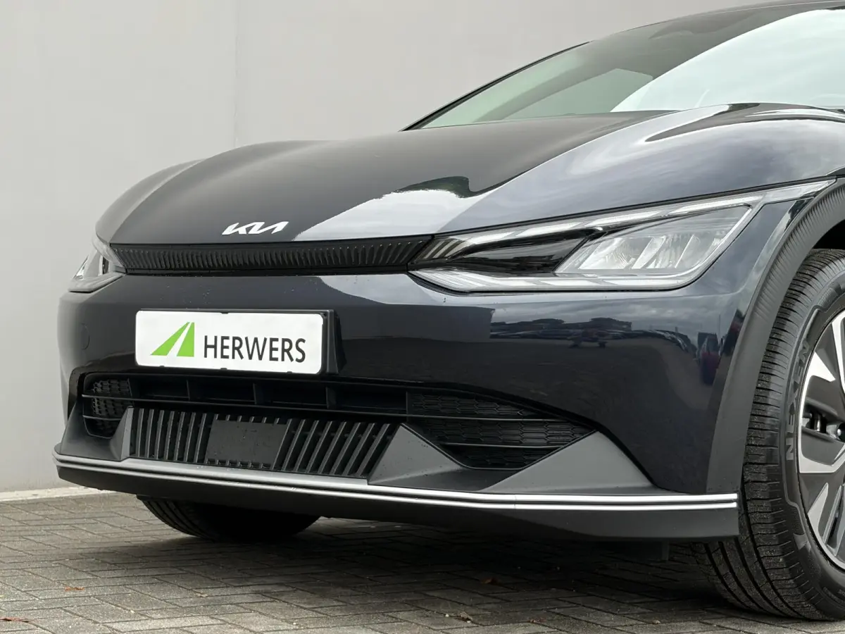 Edition 77.4 kWh / SOH 100% / Fabrieksgarantie t/m 05-2032 / 1.600 kg trekgewicht / Android Auto & Apple Carplay / Navigatie / Cruise Control Adaptief / Climate Control / DAB / Draadloze Tel