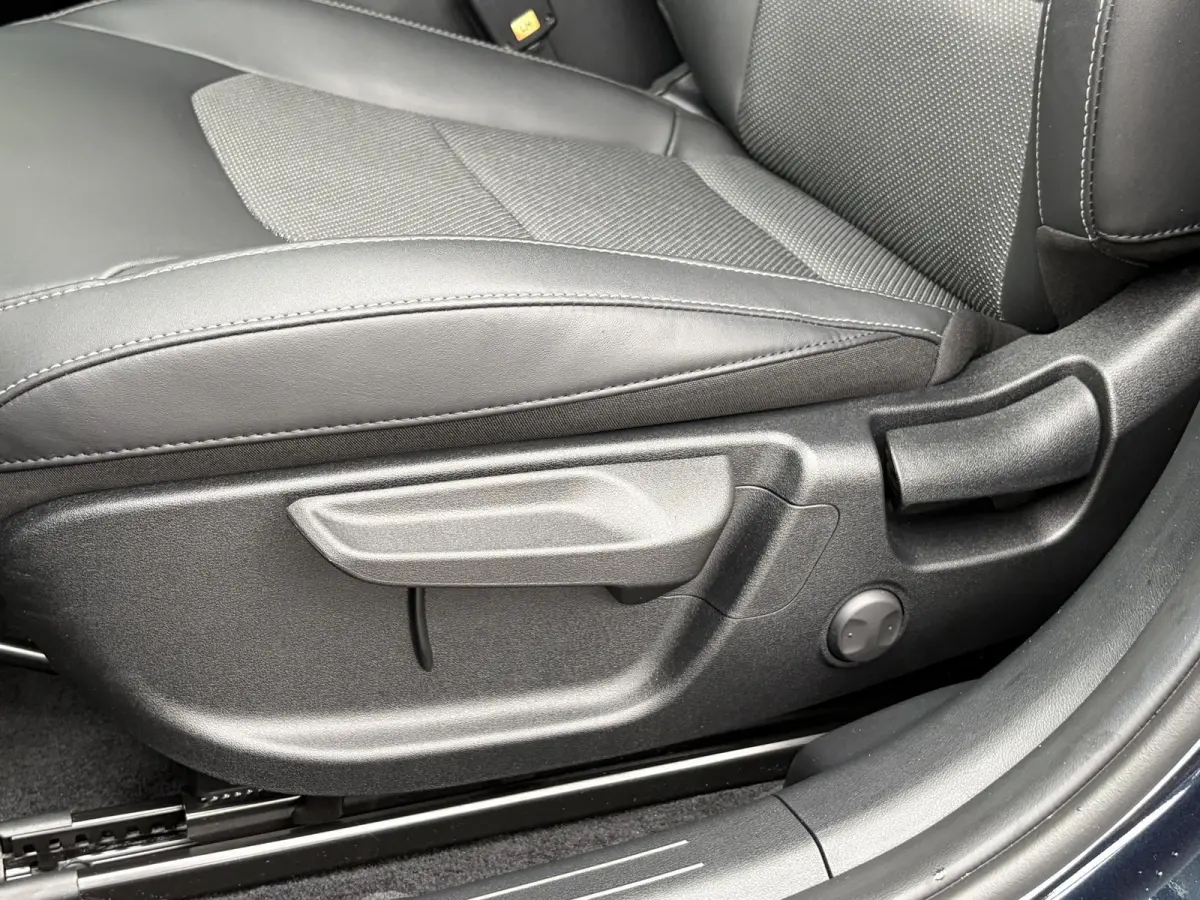 Edition 77.4 kWh / SOH 100% / Fabrieksgarantie t/m 05-2032 / 1.600 kg trekgewicht / Android Auto & Apple Carplay / Navigatie / Cruise Control Adaptief / Climate Control / DAB / Draadloze Tel