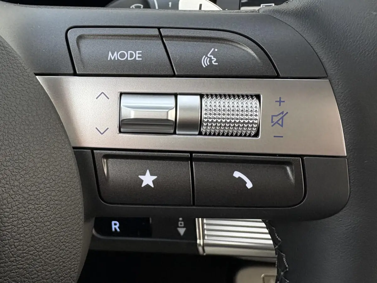 1.6 GDI HEV Premium Sky / Demo Deal / Trekhaak Afneembaar 13-Polig / Stoelverkoeling / Stoelverwarming Voor + Achter / 360 camera / Navigatie / BOSE Audio /