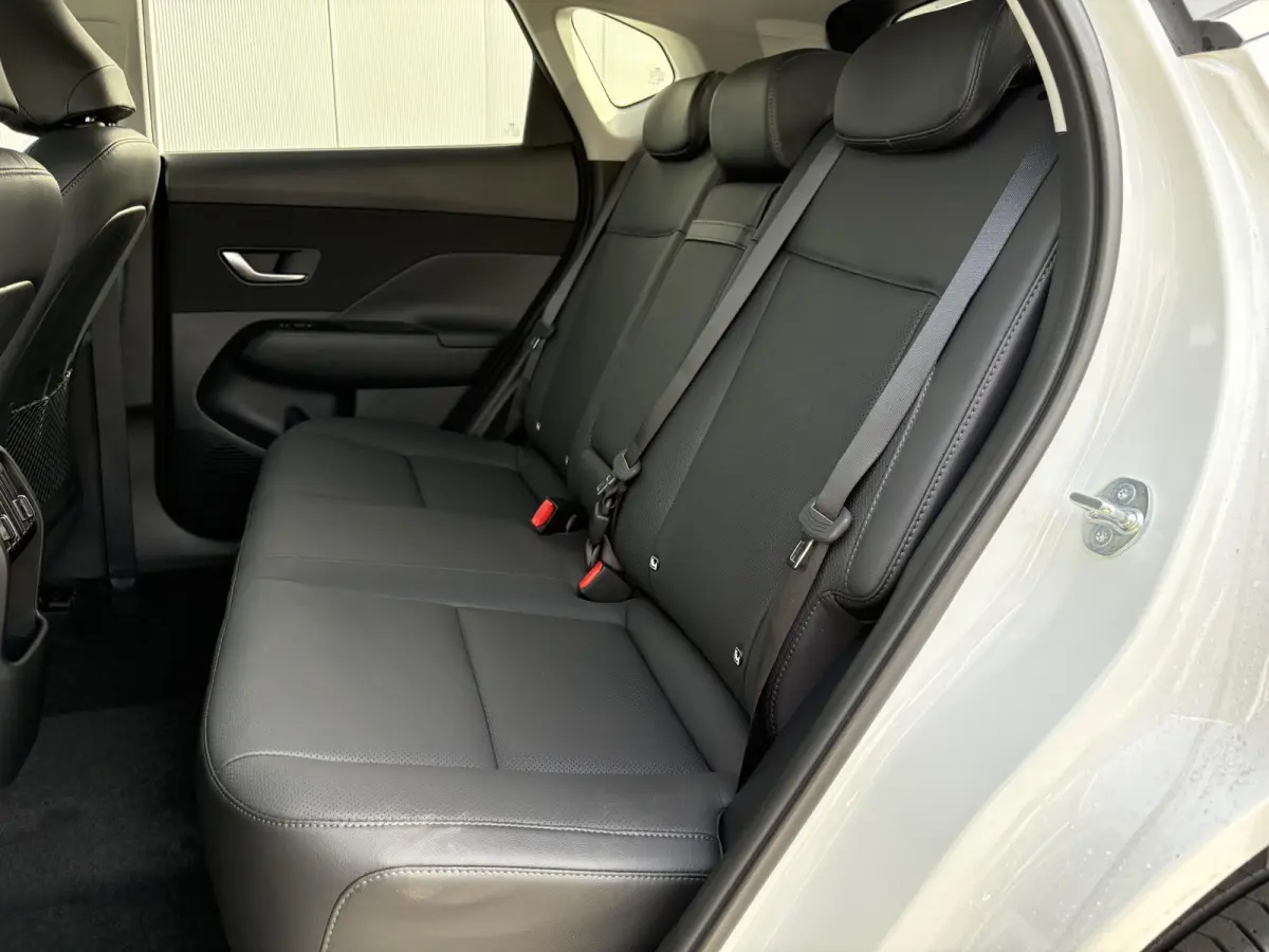 1.6 GDI HEV Premium Sky / Demo Deal / Trekhaak Afneembaar 13-Polig / Stoelverkoeling / Stoelverwarming Voor + Achter / 360 camera / Navigatie / BOSE Audio /